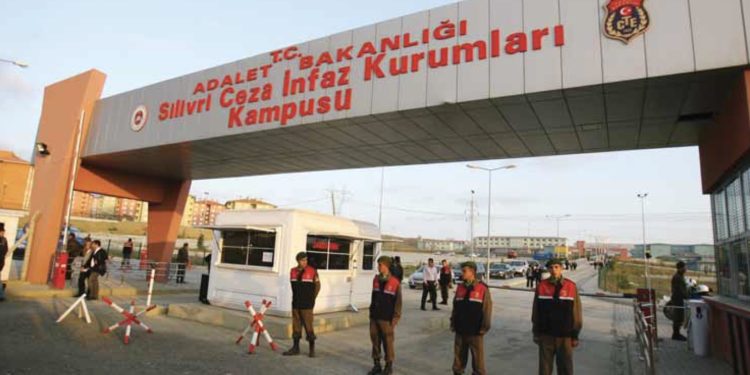 Erdoğan gov’t secretly investigated spouses, children of lawyers in Turkey