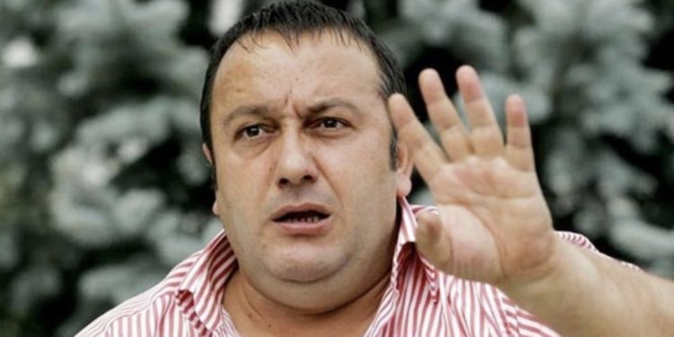 Racist folk singer whose songs played during torture in Turkey fans hatred among Turks