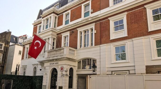Pandemic failed to prevent Turkish diplomats in London from profiling deceased Erdoğan critic and his family
