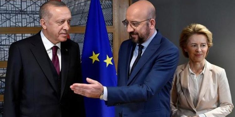 Turkey accepts new financing agreement with the EU on condition of keeping refugees in its territory