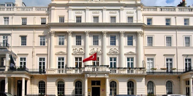 Documents show Turkish diplomats spied on Erdoğan critics in the United Kingdom