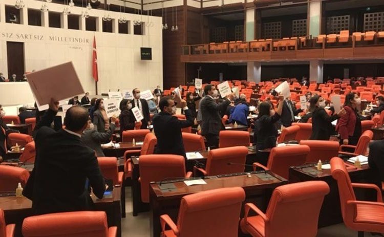 Deputies of Turkey's Pro-Kurdish party support independence of Donetsk and Luhansk , calling NATO a terrorist organization