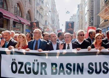 Turkish journalist in US faces arrest warrants over articles, tweets critical of Erdoğan government