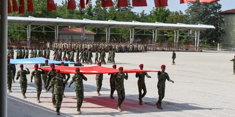 Turkey cements military ties with Somalia, has already trained one-third of its army