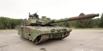 Erdoğan’s election campaign showcases national tank with Korean engine and nonexistent factory