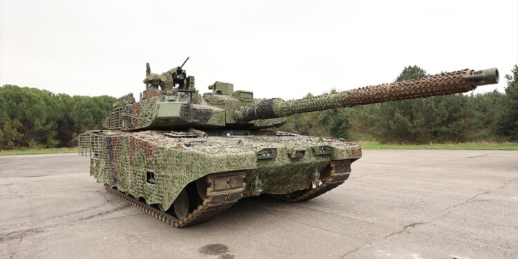 Erdoğan’s election campaign showcases national tank with Korean engine and nonexistent factory