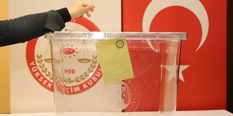 Contradictions in the number of naturalized citizens may cast a shadow over Turkish elections