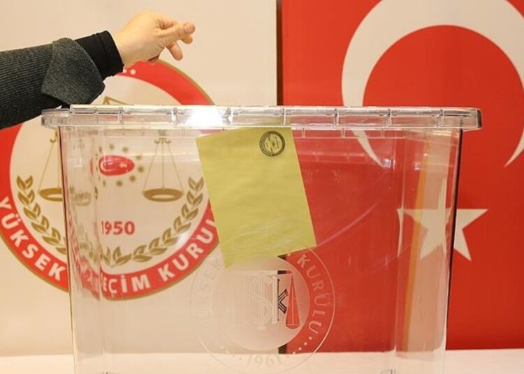 Contradictions in the number of naturalized citizens may cast a shadow over Turkish elections