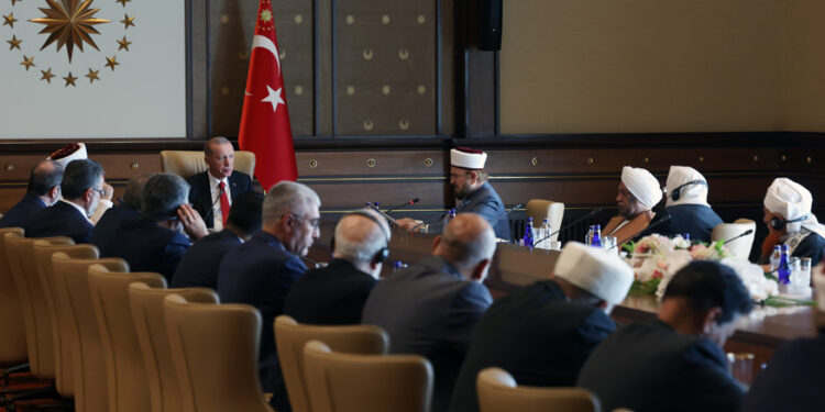 Erdogan maintains Muslim Brotherhood ties amid financial expectations from UAE and Saudi Arabia
