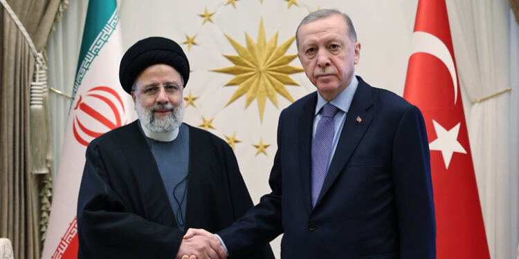 Erdogan again opposes sanctions on Iran and declares intent to boost trade