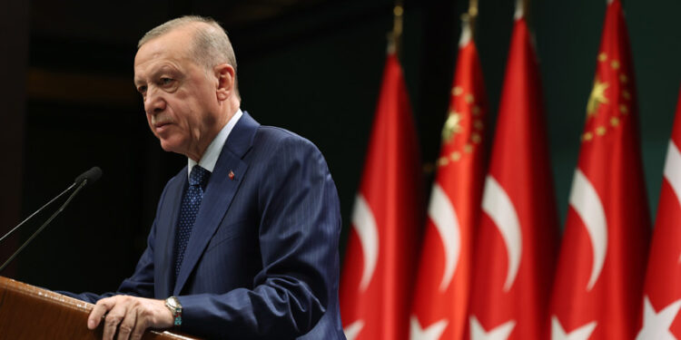 Erdogan gov’t to silence critics by branding them as agents with new law