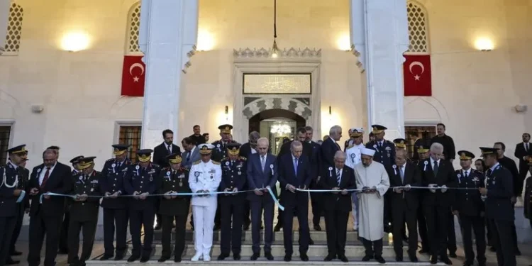 Erdogan continues Islamization of the army despite still-hopeful secularists