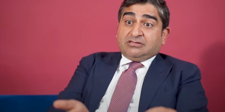 Turkish swindler Sezgin Baran Korkmaz recounts how he befriended a former CIA director