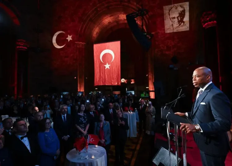 Turkish gov’t leveraged bribes to New York mayor to undermine Erdogan’s opponents