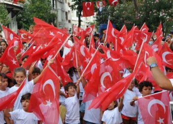 One in three children faces poverty in Turkey as hidden child labor crisis deepens