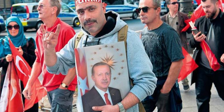 EP targets Erdogan allies in Europe, criticizing Turkey’s overseas crackdowns and state media propaganda reach